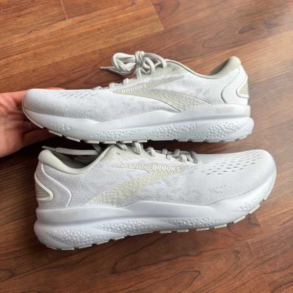 Brooks Ghost 16, 9.5 B Womens - Picture 2 of 7